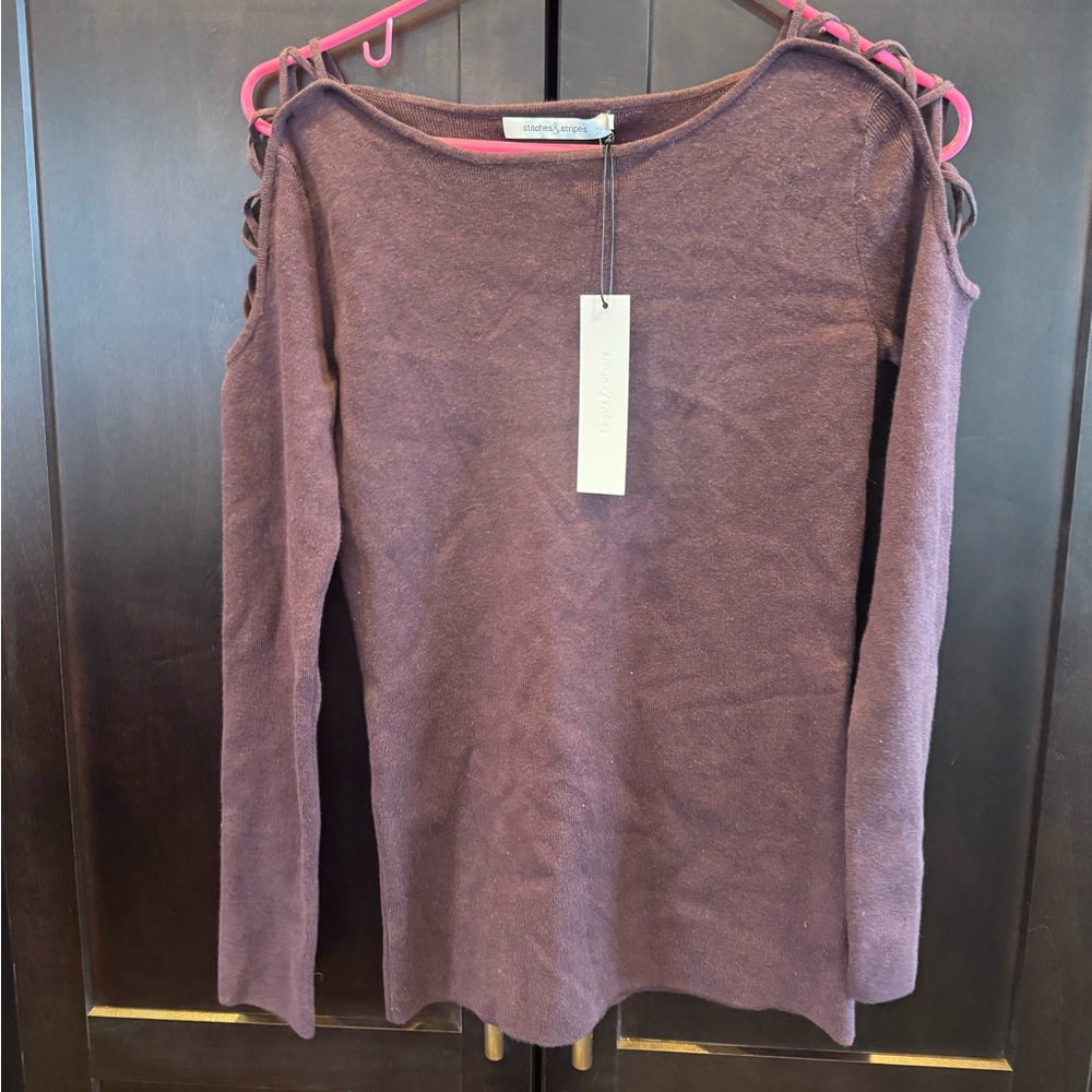 Chic Long Sleeve Sweater in Deep plum